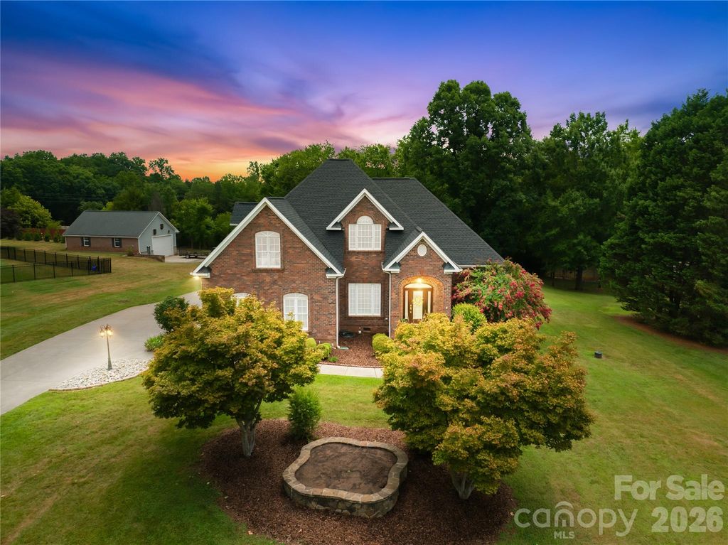 115 S Gibbs Road, Mooresville, NC 28117