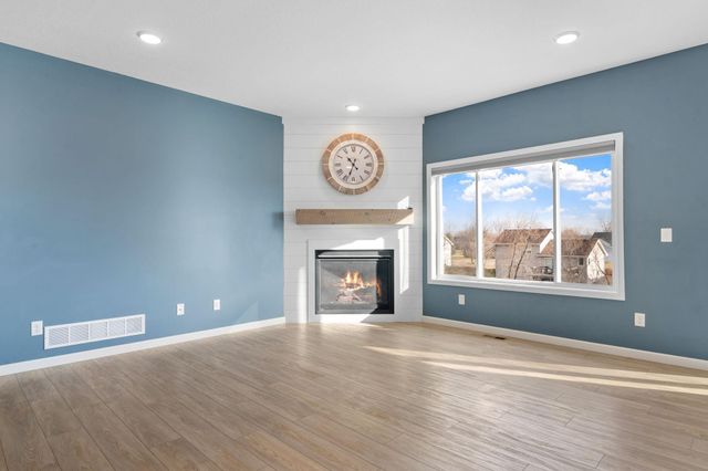 811 Morrison Avenue, Annandale, MN 55302