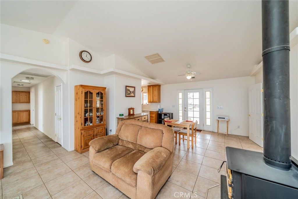 Image 16 of property listing at 8767 Silver Rock, Pinon Hills, CA 92372
