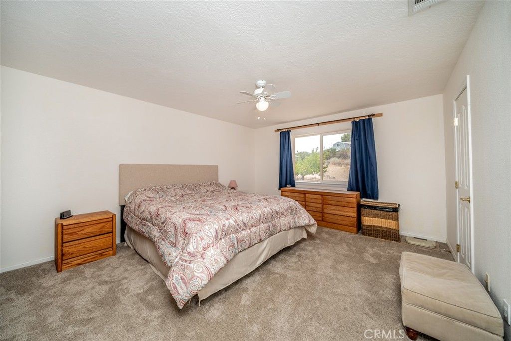 Image 21 of property listing at 8767 Silver Rock, Pinon Hills, CA 92372