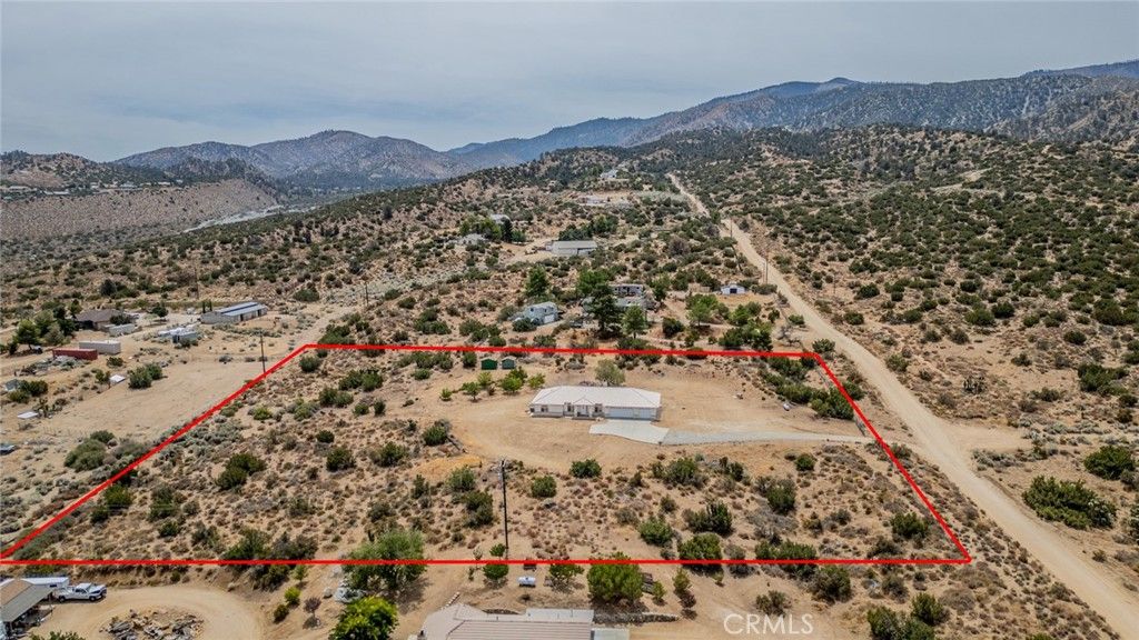 Image 3 of property listing at 8767 Silver Rock, Pinon Hills, CA 92372