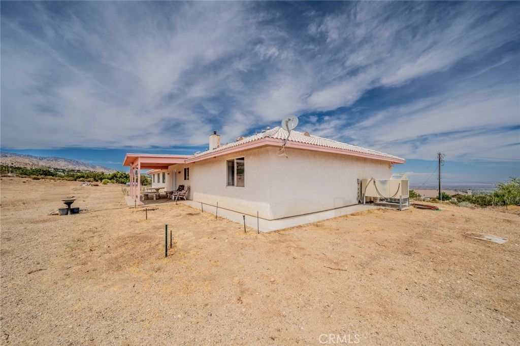 Image 36 of property listing at 8767 Silver Rock, Pinon Hills, CA 92372