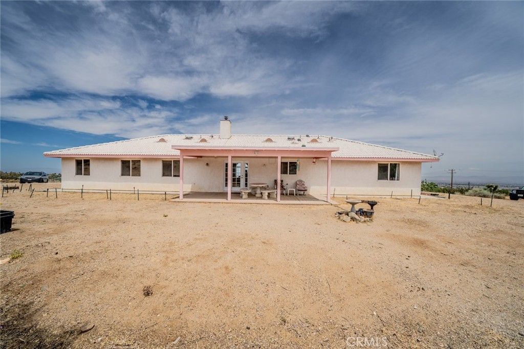 Image 4 of property listing at 8767 Silver Rock, Pinon Hills, CA 92372