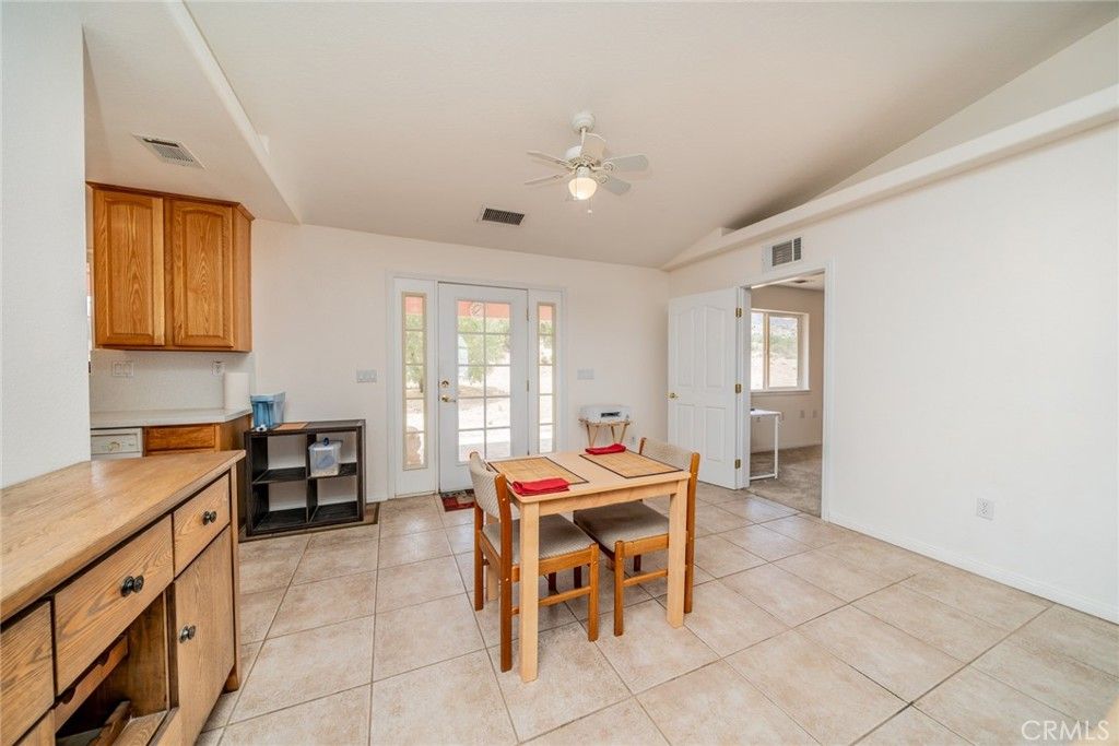 Image 7 of property listing at 8767 Silver Rock, Pinon Hills, CA 92372