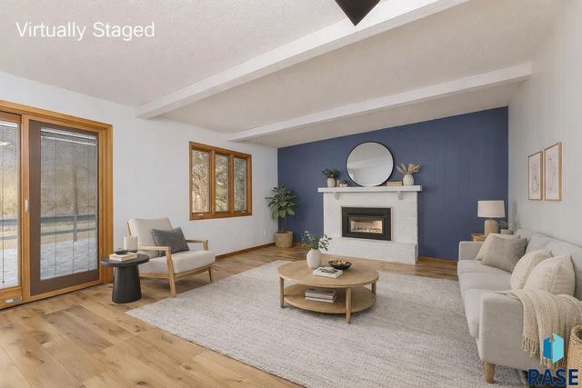 2805 S 1st Ave Avenue, Sioux Falls, SD 57105