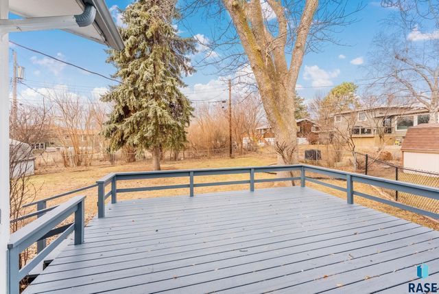 2805 S 1st Ave Avenue, Sioux Falls, SD 57105