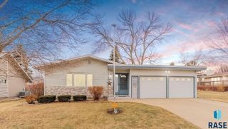 2805 S 1st Ave Avenue, Sioux Falls, SD 57105