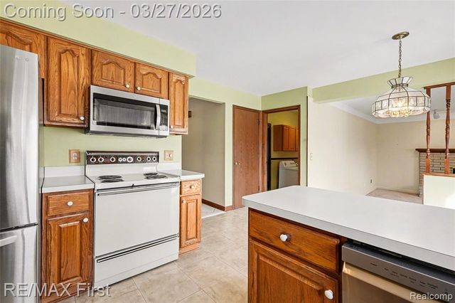 38796 Bramham Street, Clinton Township, MI 48038