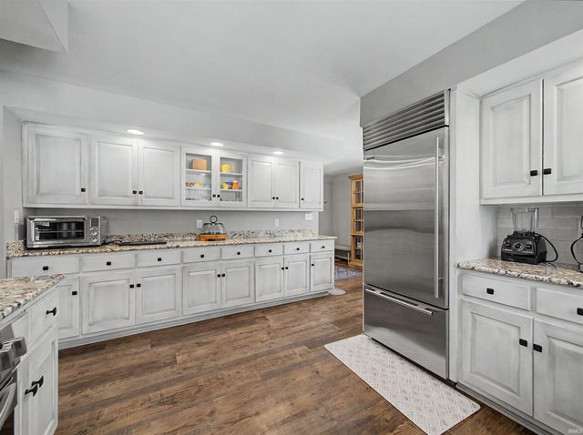 801 Cobblestone Drive, Evansville, IN 47715