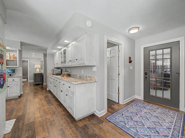801 Cobblestone Drive, Evansville, IN 47715