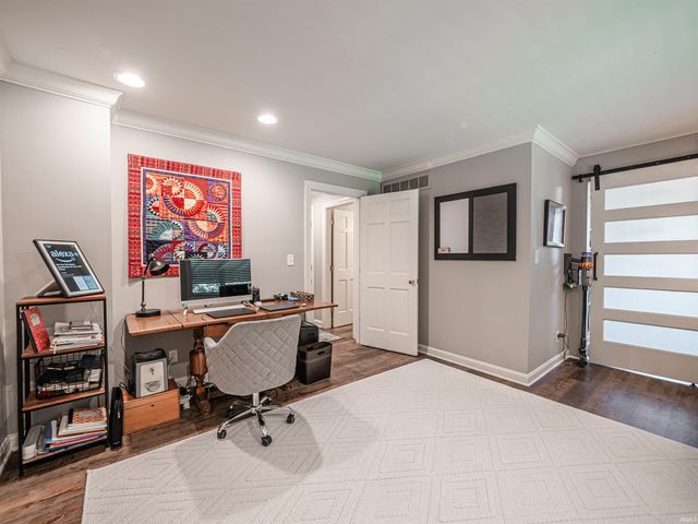 801 Cobblestone Drive, Evansville, IN 47715