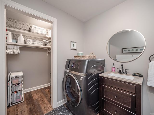 801 Cobblestone Drive, Evansville, IN 47715