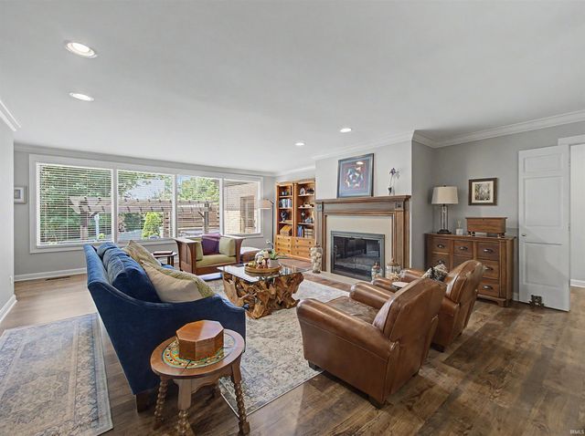 801 Cobblestone Drive, Evansville, IN 47715