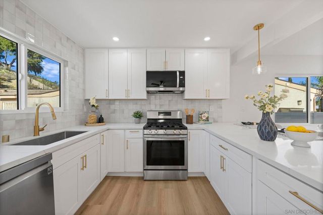 13442 Mountainside Dr, Poway, CA 92064