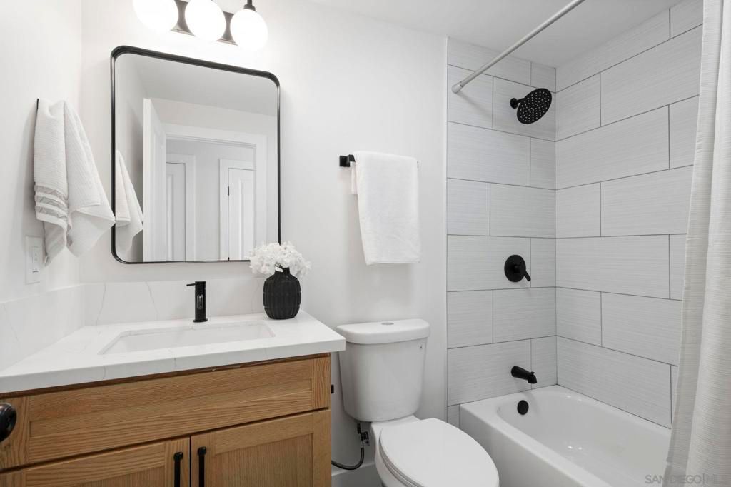 Image 11 of property listing at 13442 Mountainside Dr, Poway, CA 92064