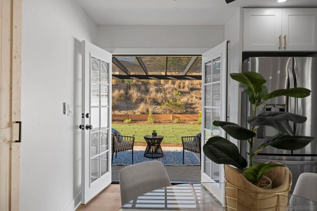 Image 2 of property listing at 13442 Mountainside Dr, Poway, CA 92064