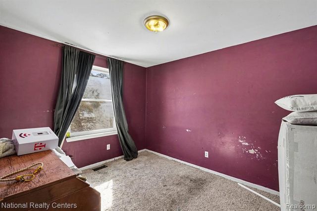 2510 Wenona Drive, Wixom, MI 48393