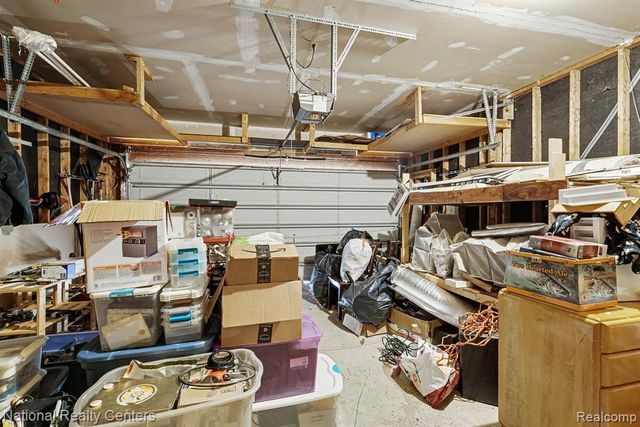 2510 Wenona Drive, Wixom, MI 48393