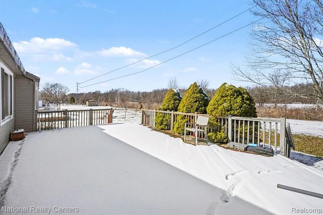 2510 Wenona Drive, Wixom, MI 48393