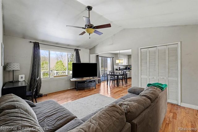 2510 Wenona Drive, Wixom, MI 48393