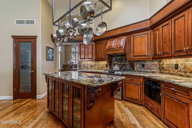 6616 Wind Ridge Drive, El Paso, TX 79912