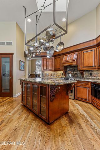 6616 Wind Ridge Drive, El Paso, TX 79912