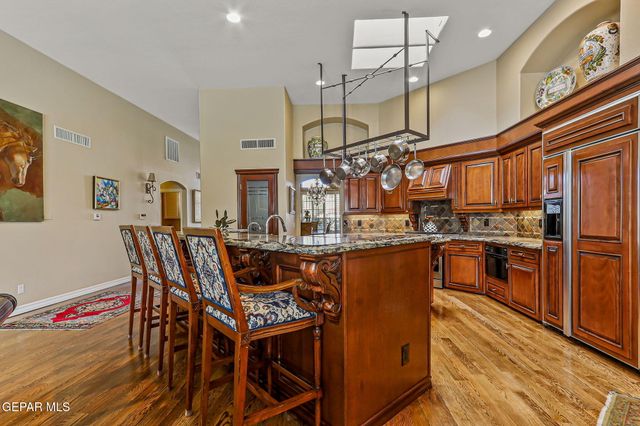 6616 Wind Ridge Drive, El Paso, TX 79912