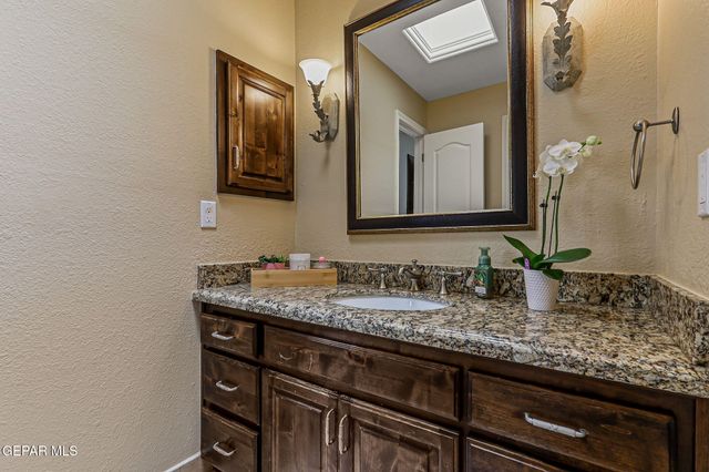 6616 Wind Ridge Drive, El Paso, TX 79912