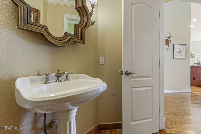 6616 Wind Ridge Drive, El Paso, TX 79912