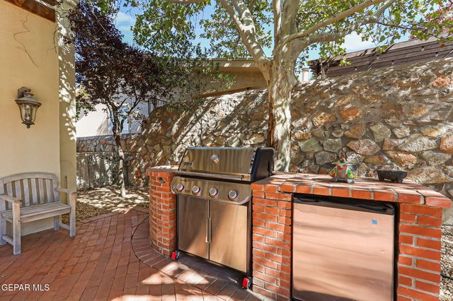 6616 Wind Ridge Drive, El Paso, TX 79912