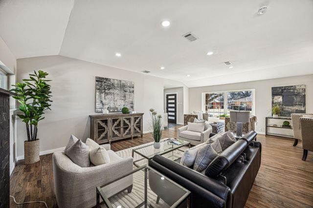 6709 Belford Drive, Dallas, TX 75214