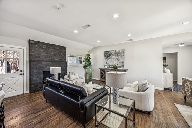 6709 Belford Drive, Dallas, TX 75214