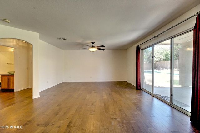 4402 E DESERT WIND Drive, Phoenix, AZ 85044