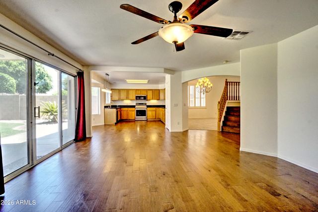 4402 E DESERT WIND Drive, Phoenix, AZ 85044