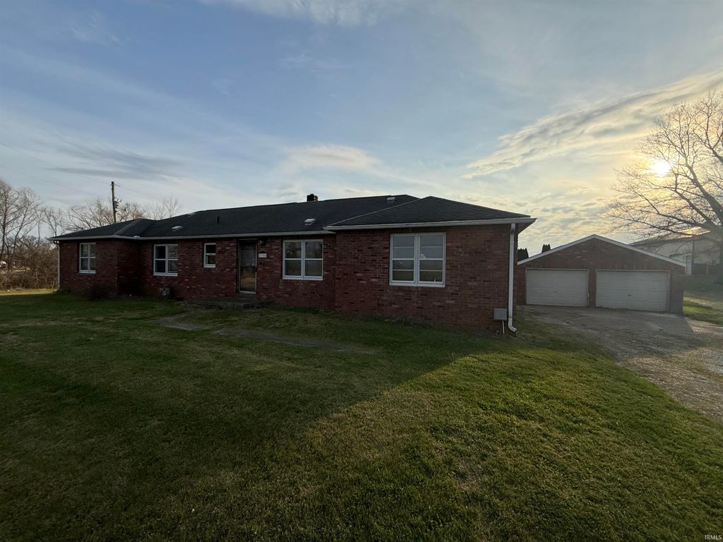 2755 S Main Street Road, Vincennes, IN 47591
