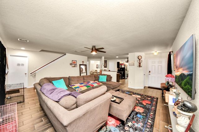 15422 Meandering Post Trail, Houston, TX 77044
