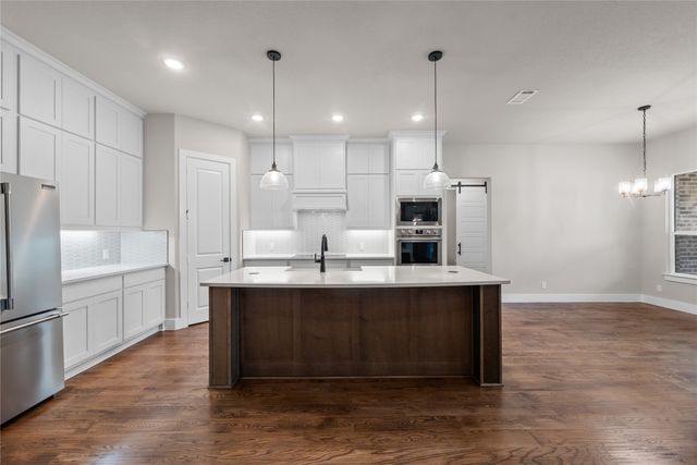 1010 Julian Drive, Van Alstyne, TX 75495