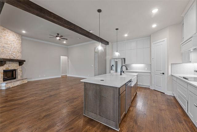 1010 Julian Drive, Van Alstyne, TX 75495