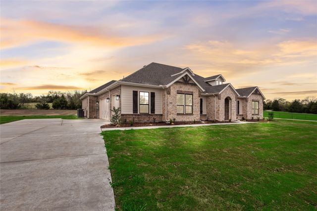 1010 Julian Drive, Van Alstyne, TX 75495