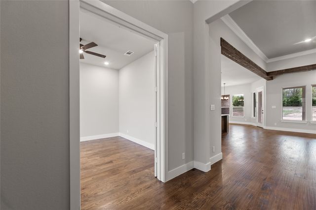 1010 Julian Drive, Van Alstyne, TX 75495