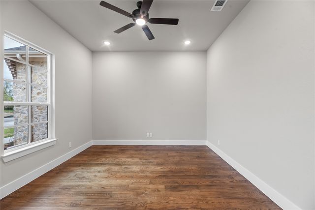 1010 Julian Drive, Van Alstyne, TX 75495