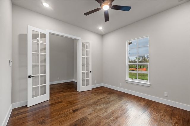 1010 Julian Drive, Van Alstyne, TX 75495