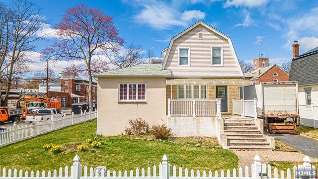 1228 Overlook Avenue, Teaneck, NJ 07666