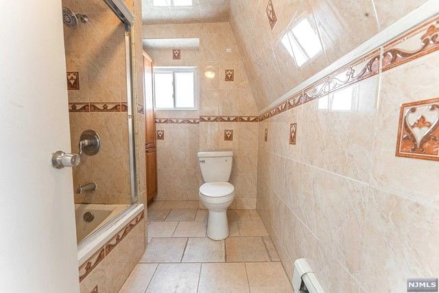1228 Overlook Avenue, Teaneck, NJ 07666