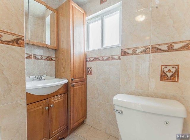 1228 Overlook Avenue, Teaneck, NJ 07666