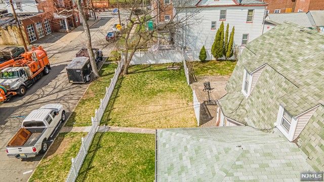 1228 Overlook Avenue, Teaneck, NJ 07666