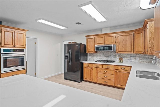 603 Shady Glen Drive, Anahuac, TX 77514