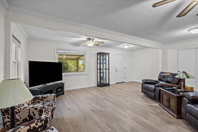 603 Shady Glen Drive, Anahuac, TX 77514