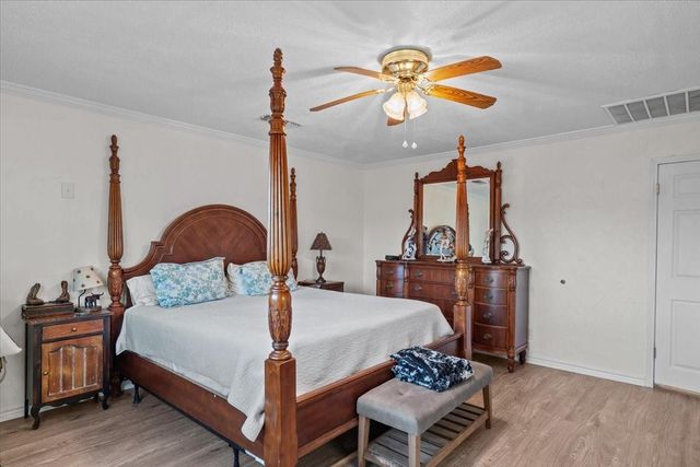 603 Shady Glen Drive, Anahuac, TX 77514