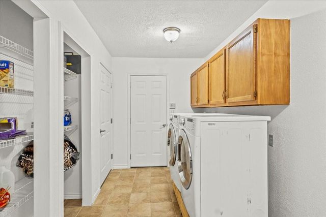 603 Shady Glen Drive, Anahuac, TX 77514